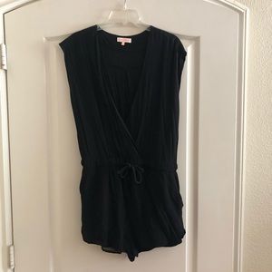 Re : named black rope tie romper